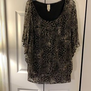 PerSeption woman pull over top